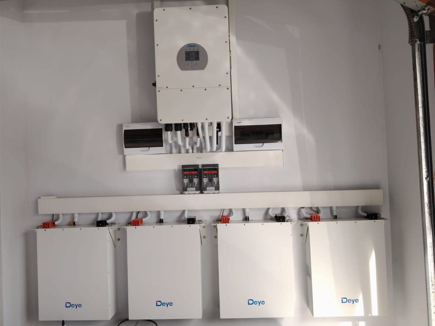Commercial Hybrid — Deye Inverters & Storage