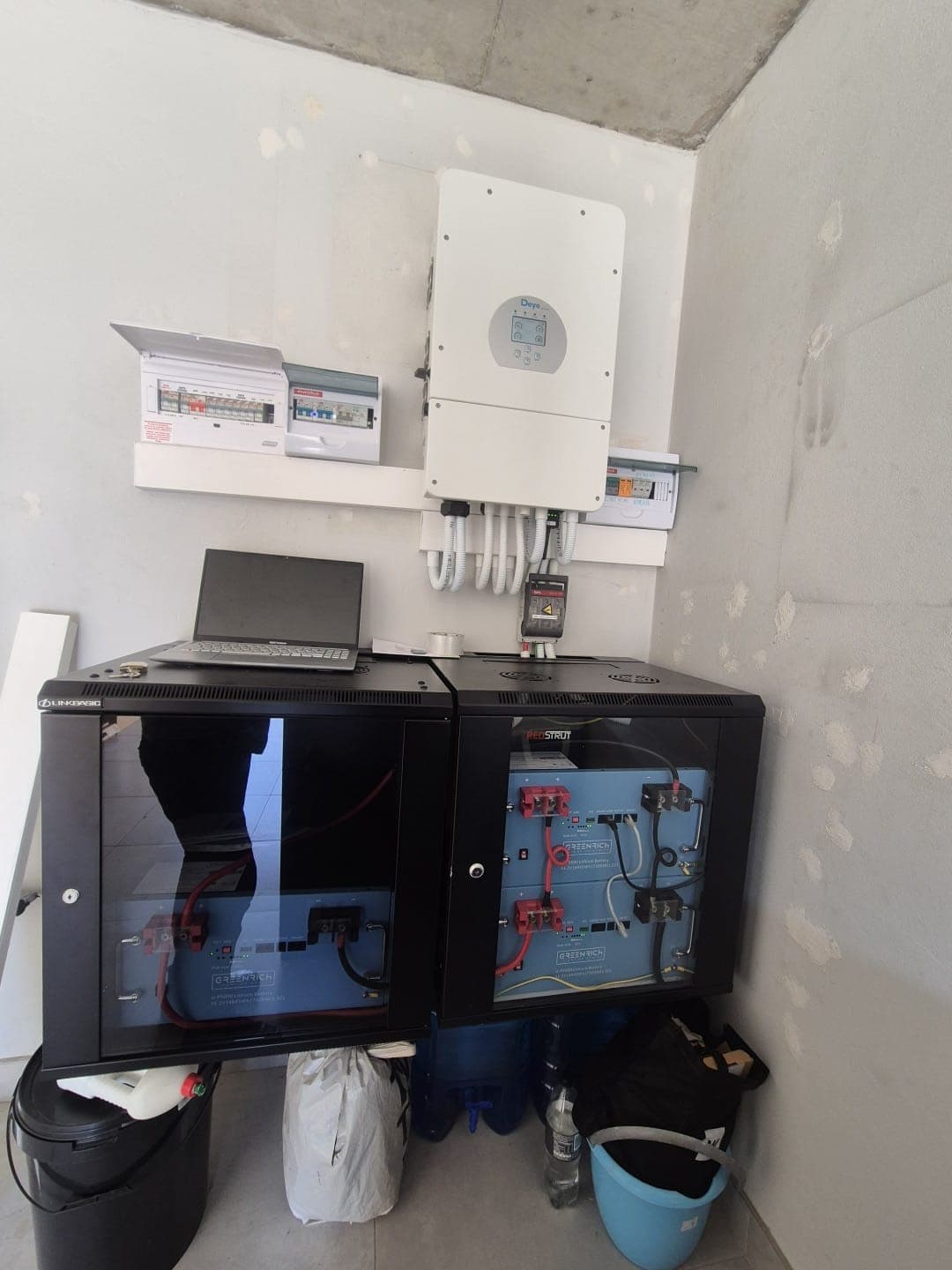 Large-Scale String Inverter Installation